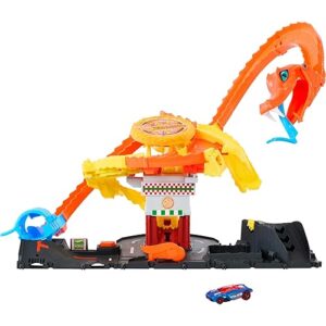 Hot Wheels City Toy Car Track Set, Pizza Slam Cobra Attack Playset, Snake Tail Spiral with Randomizer, 1 Vehicle in 1:64 Scale